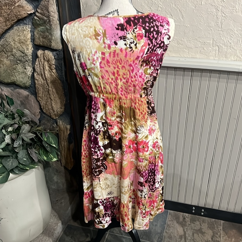 Vibrant Floral Sleeveless Mini Dress - Picture 4 of 5
